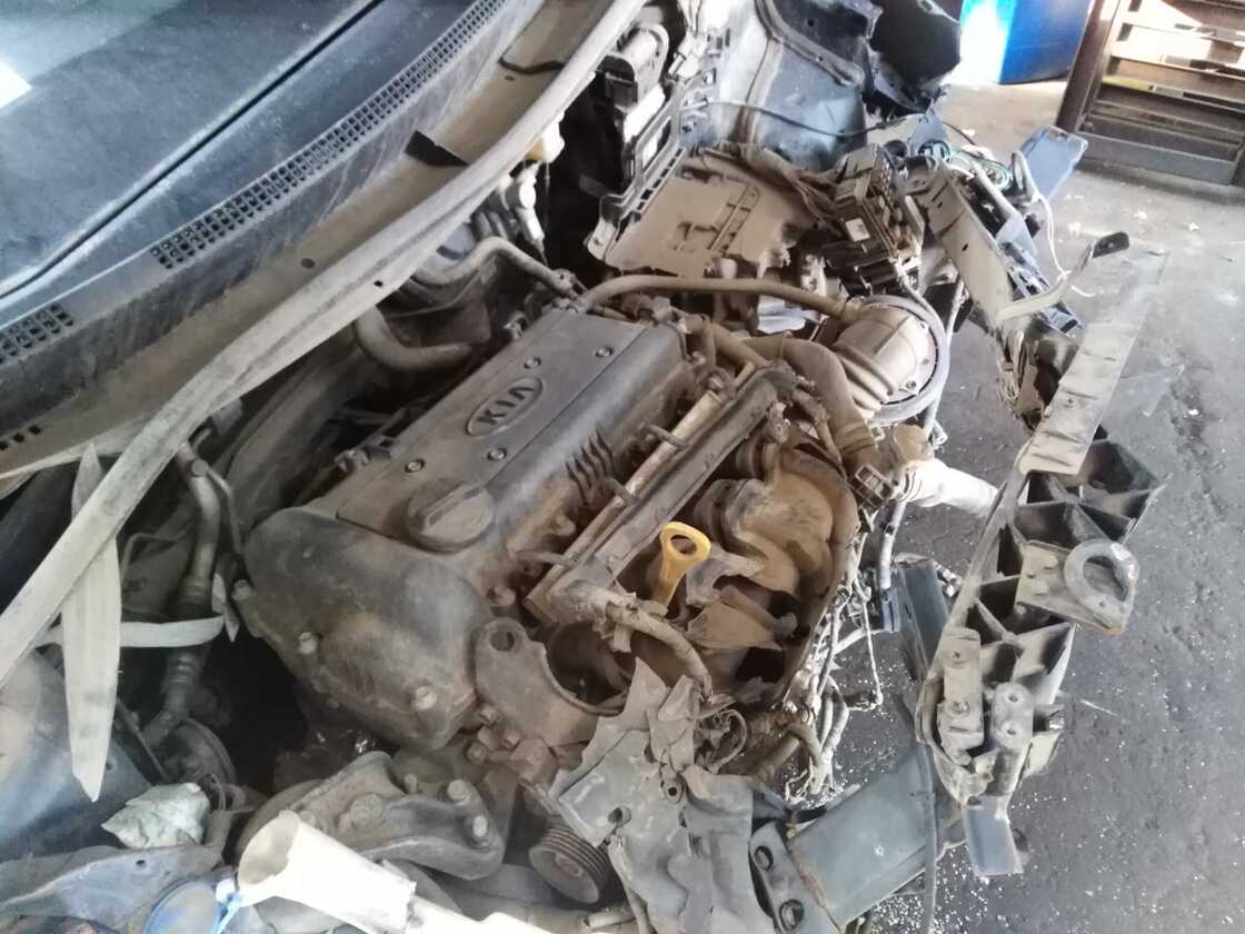  Kia RIO 2012    EN DESARME